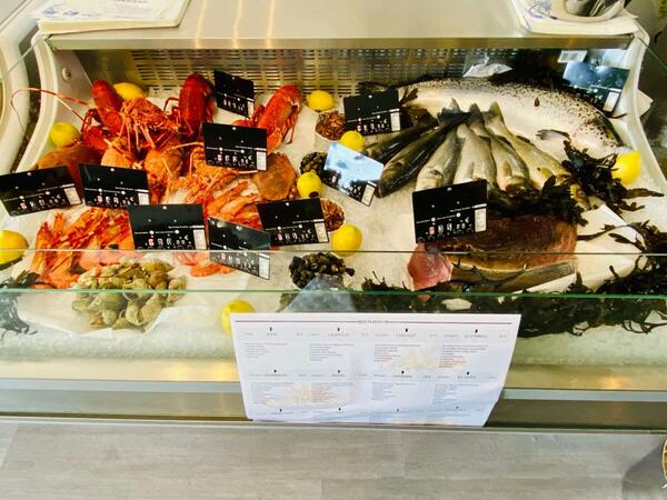 Le Seaquest offre un choix riche et varié de fruits de mer et de crustacés à La Ciotat